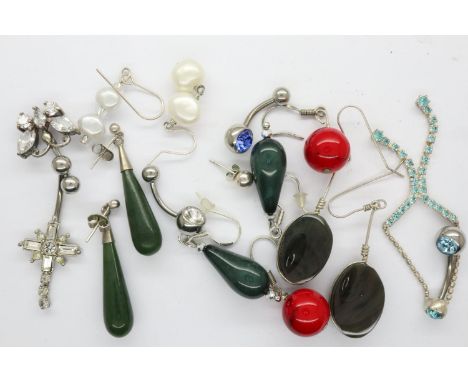 Mixed earring sets and belly button bars. P&amp;P Group 1 (£14+VAT for the first lot and £1+VAT for subsequent lots) 