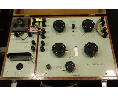 Croydon Precision instruments potentiometer with galvanometer, wooden case. Not available for in-house P&amp;P 