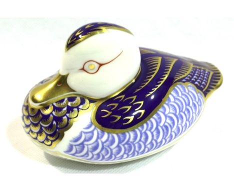 Royal Crown Derby duck, first quality, with gold stopper, L: 13 cm, no cracks or chips. P&amp;P Group 1 (£14+VAT for the firs