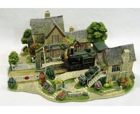 Boxed Lilliput Lane, Full Steam Ahead, with deeds, 22 x 16 cm, no cracks or chips. P&amp;P Group 2 (£18+VAT for the first lot