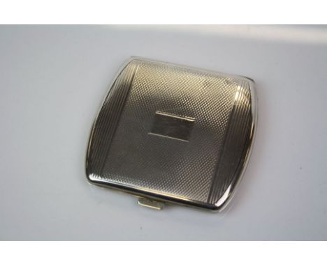 1930's / 40' s Silver Compact with Mirror, the case with Engine Turned decoration. 7cms wide