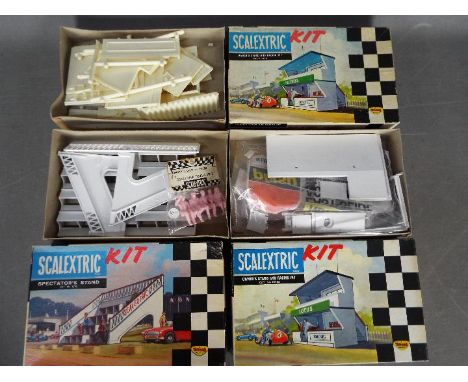 Scalextric, Triang - Three boxed vintage Scalextric buildings plastic model kits. Lot comprises of Scalextric K/702 Owners St