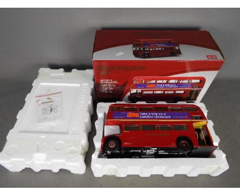 Sun Star - London Transport AEC Routemaster RM in 1:24 scale. The bus is dusty from being out on display so would benefit fro