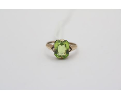 Ladies 9ct Gold Cushion cut Gem set ring Size Size K. 1.8g total weight 