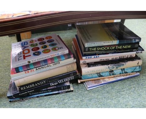 Collection of Art and collectables books inc. TV21 Annual, Rembrandt etc 