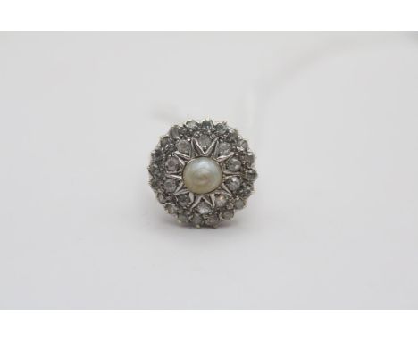 Art Deco 9ct Gold Diamond &amp; Pearl set ring Size J. 4.6g total weight 