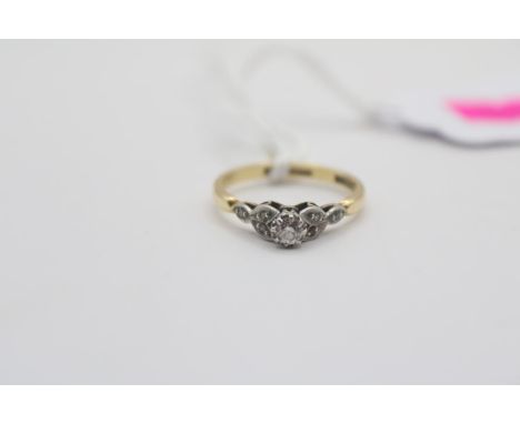 Ladies 18ct Gold Platinum Diamond set ring Size N. 3g total weight 