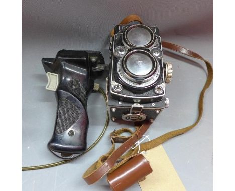 A vintage Rolleiflex Franke & Heidecke Synchro-compur camera, having a Carl Zeiss Planar 1:2.8 f=80mm lens, serial no. 124569