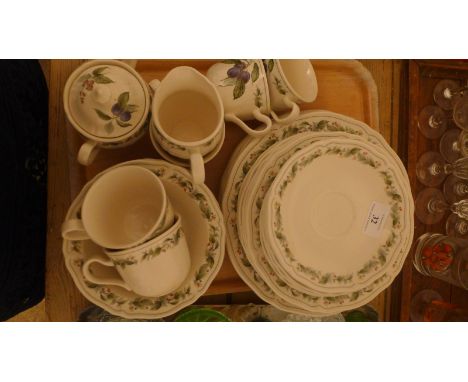 Noritake 'Home Craft' part tea and dinner service (28 pieces)
