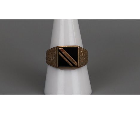 Gold &amp; onyx signet ring - Size R¾