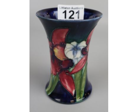 Small Moorcroft vase - Approx H: 11.5cm