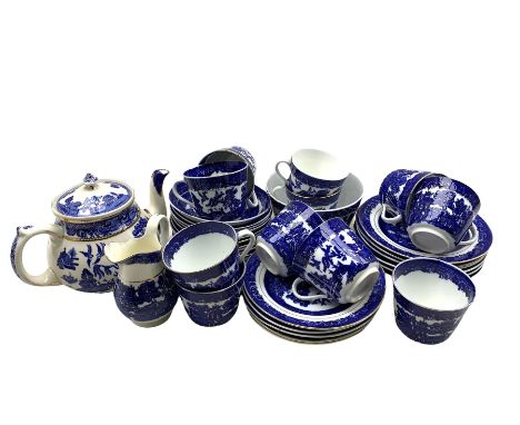 Clifton China Willow pattern tea service, together with other Willow pattern teaware 