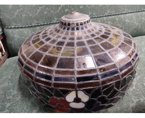 LARGE TIFFANY STYLE LIGHT SHADE