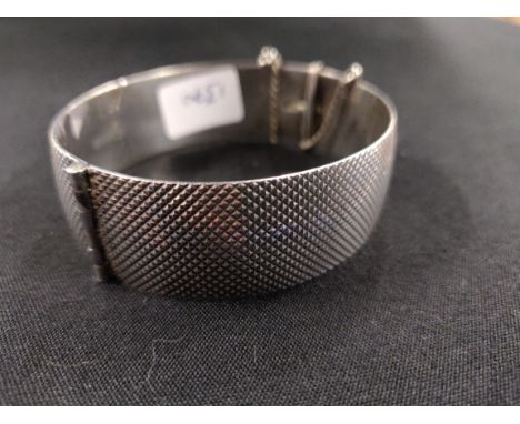 1960'S VINTAGE SOLID SILVER BANGLE