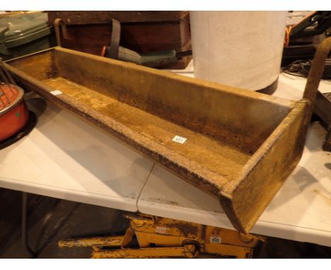 Steel feeding trough with two hooks 126 x 32 x 18 cm
