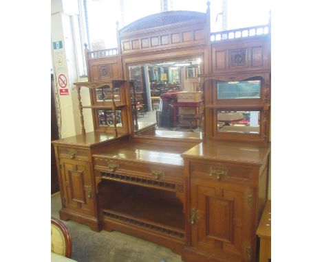 Imposing Large late 19th/early 20th century oak mirror-backed sideboard with fluted arch pediment, an arrangement of five mir