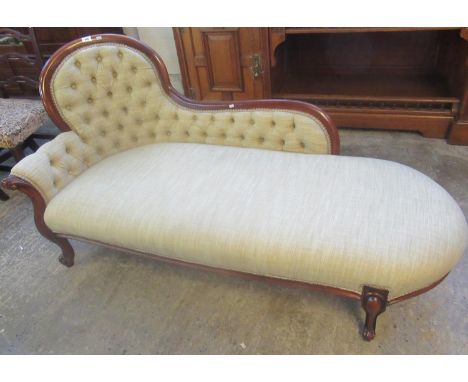 Victorian style mahogany show-frame button-backed single ended chaise lounge on cabriole legs. (B.P. 21% + VAT) 