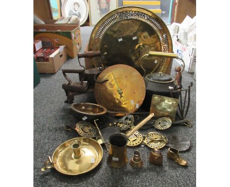 Box of metalware to include brass charger, horse brasses on leather mount, cast iron kettle, brass dairy herd recorder the Sa