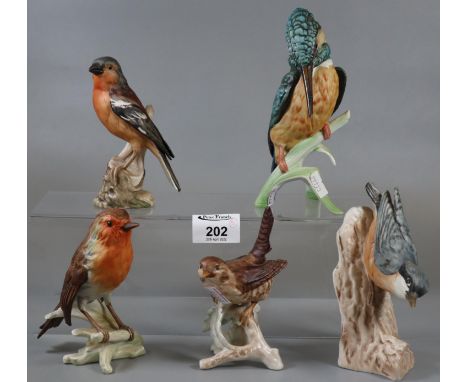 Collection of Hummel bird figurines to include kingfisher, robins, etc. (5)(B.P. 21% + VAT) 