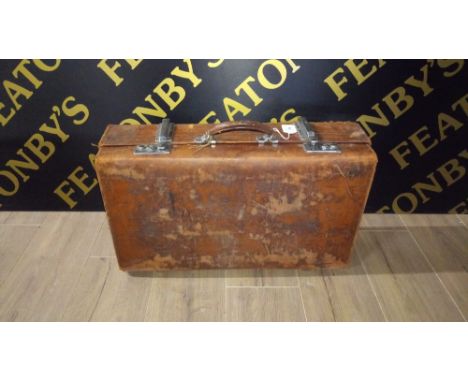 VINTAGE LEATHER SUITCASE