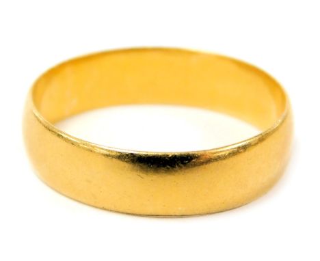 A 22ct gold wedding band, size R, 4.5g. 