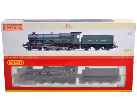 An original boxed Hornby made 00 gauge model railway trainset locomotive engine No. 2848X Great Western Railways Castle Class