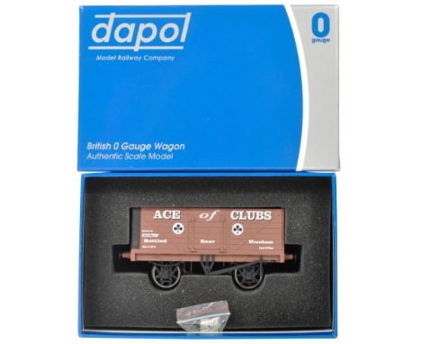 An original boxed Dapol made O gauge model railway trainset locomotive engine rolling stock wagon No. 7F-071-024 Plank Open W