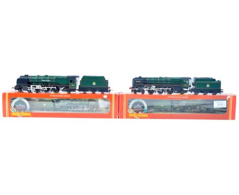 Two original vintage boxed Hornby made 00 gauge model railway trainset locomotive engines comprising; R.262 British Railways 