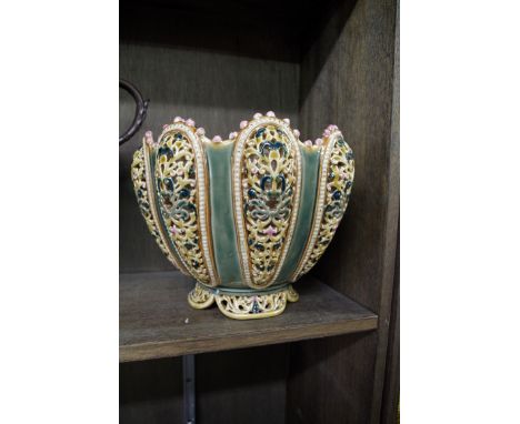 A Zsolnay Pecs octafoil bowl,&nbsp;with pierced lobes, 24cm diameter.&nbsp; 