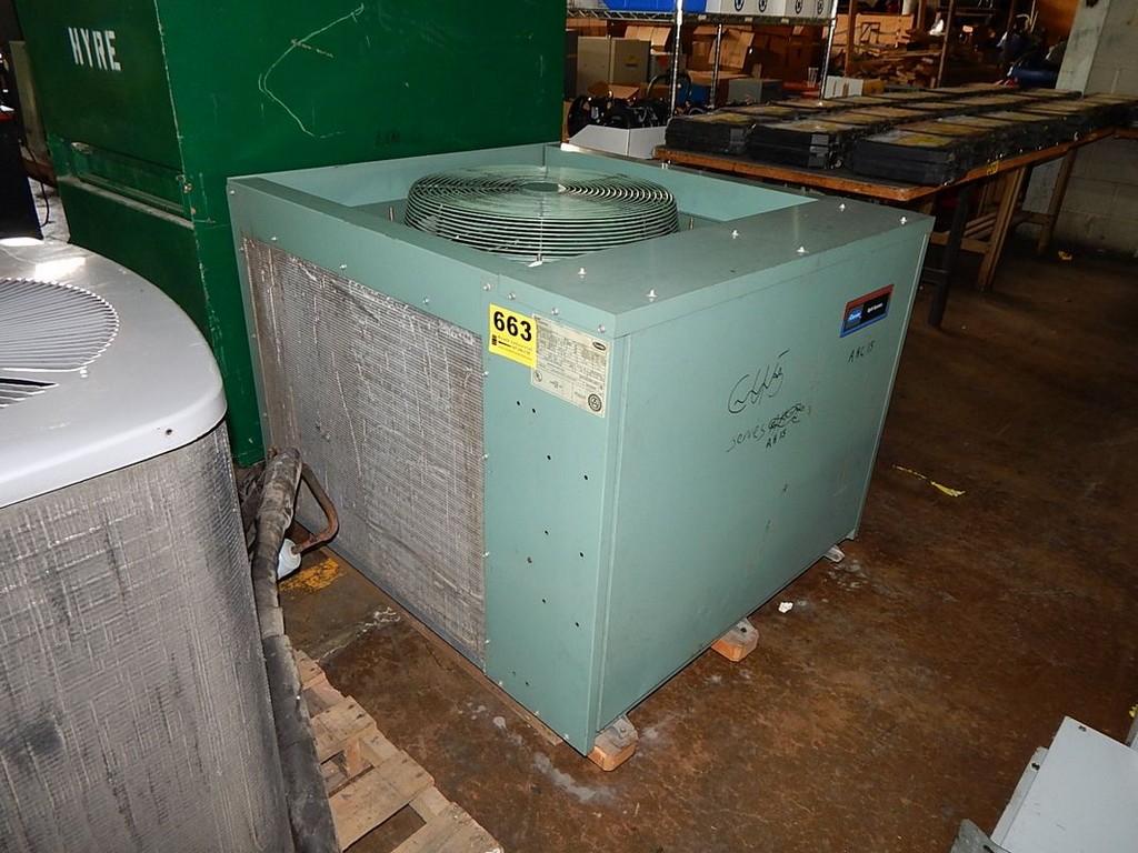 CARRIER MODEL 38BA008540 AIR CONDITIONER