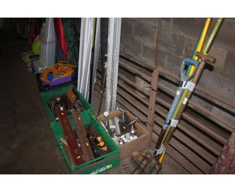 A quantity of light fittings and rails 