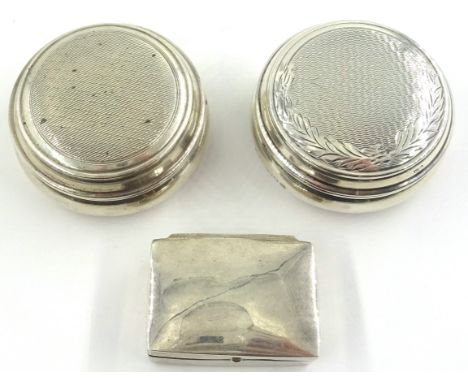 Silver circular pill box with engine turned cover Birmingham 1959, another and plain rectangular pill box Condition Report & 