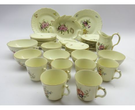 Royal Copenhagen porcelain part tea and coffee service, 'Frijsenborg' pattern, no. 910 (37) Condition Report & Further Detail