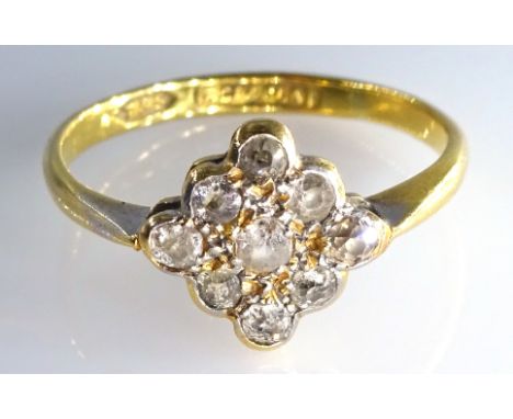 18ct Gold Dress Ring with nine diamonds in a lozenge shape setting Condition Report & Further Details Ring size approximately