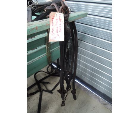 A pair of leather and steel cable army traces, Rawle 1940