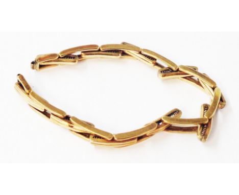 A vintage 375 (9ct.) gold expanding watch bracelet