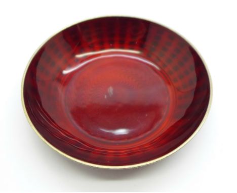 A small silver gilt and garnet coloured enamel trinket dish, marked for David Andersen, (1888-1925), 75mm 