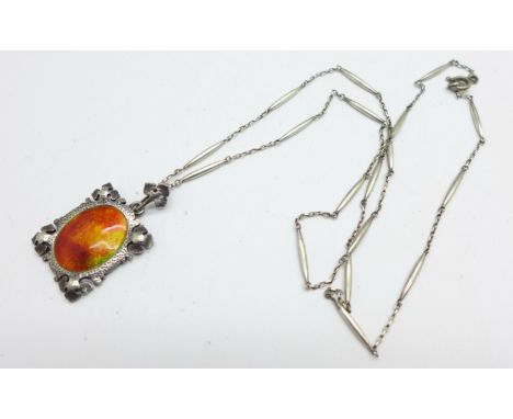 A Murlle Bennett 950 silver and enamel pendant with chain, 22mm x 19mm 