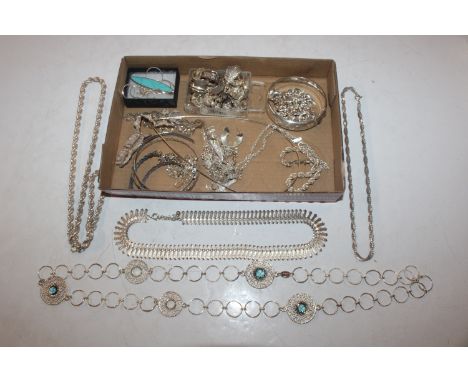 An Excalibur Sterling silver snap bangle, 24gms; a heavy 925 silver necklace 76gms and matching bracelet 22gms; an Italian 92