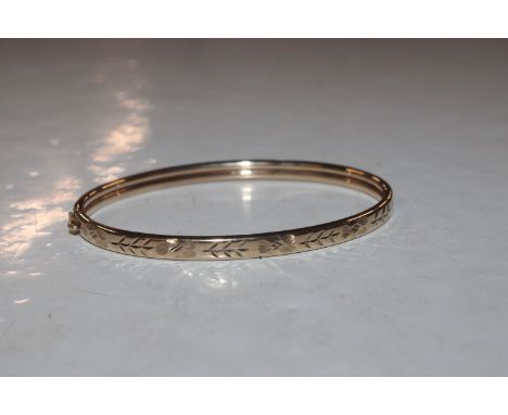 A 9ct gold bangle approx. 5.5gms 