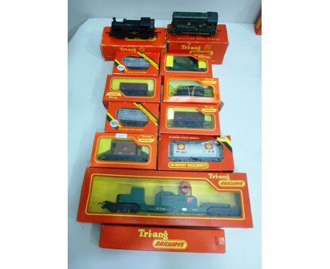 TRIANG RAILWAYS 00 GAUGE R52 0-6-0 class 3F tank locomotive in black livery, R152 0-6-0 diesel shunter in green livery, R234 