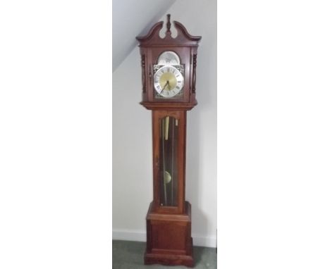 A GEORGIAN DESIGN LATE 20TH CENTURY MAHOGANY LONGCASE CLOCK, the hood having broken swan neck pediment, turned column mounted