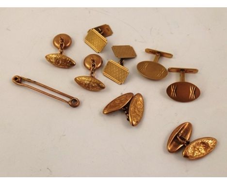 FOUR PAIRS OF 9CT GOLD CUFFLINKS, various designs and a 9CT GOLD TIE PIN, 20g 