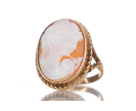 CAMEO RING carved to depict a female in profile facing right, in nine carat gold, size S, 9.6gQty: 10g gross