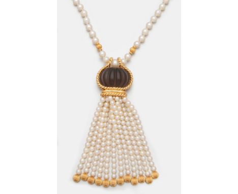Gelbgold, 14 ct.; Einreihige Kette aus weißen Zuchtperlen von ca. 6,9 mm in sehr farbintensivem rosé-grün changierendem Lüste