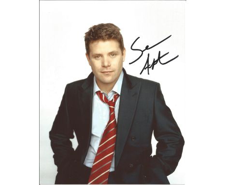 Sean Astin signed 10x8 colour photo. American actor, voice actor, director and producer. He portrayed the roles of Samwise Ga