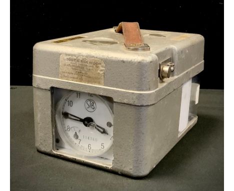 A STB Pigeon Racing Clock, 14N-1711, serial No 114740, metal case.