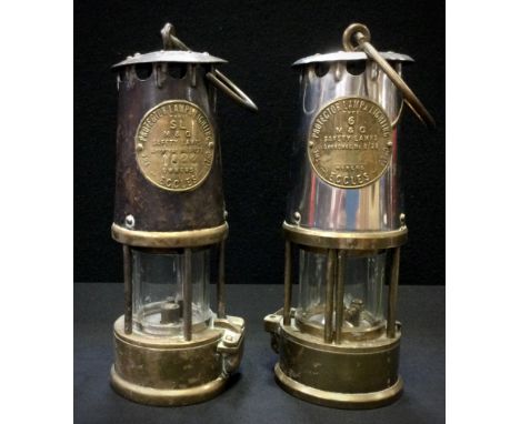 A Projector lamp &amp; Lighting Co Ltd Miners Lamp, Type SL, another type 6  (2) 