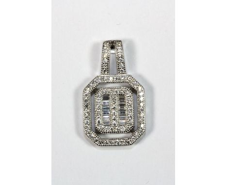 .925 silver pendant set with baguette and brilliant cut stones, 2.3cm