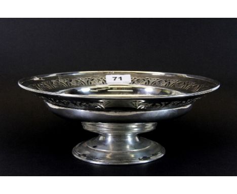 Hallmarked silver fruit bowl Diam: 26.5cm x H:10cm